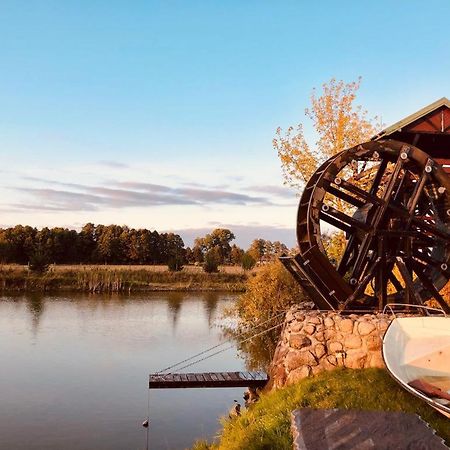 Apartamento Dom Nad Stawem Przy Lesie Burkat Exterior foto