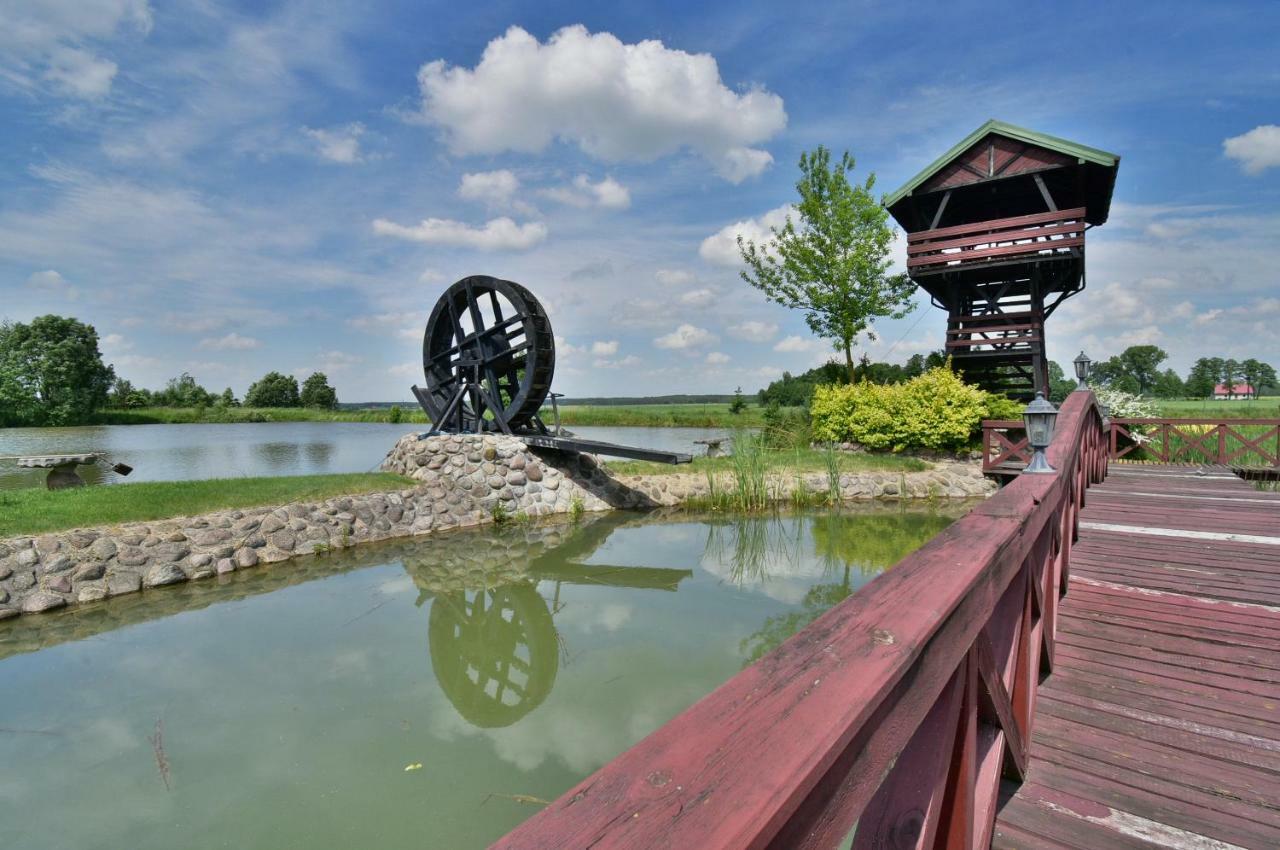Apartamento Dom Nad Stawem Przy Lesie Burkat Exterior foto