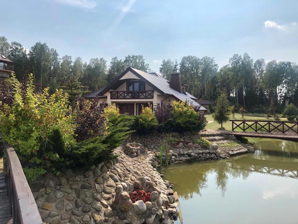 Apartamento Dom Nad Stawem Przy Lesie Burkat Exterior foto