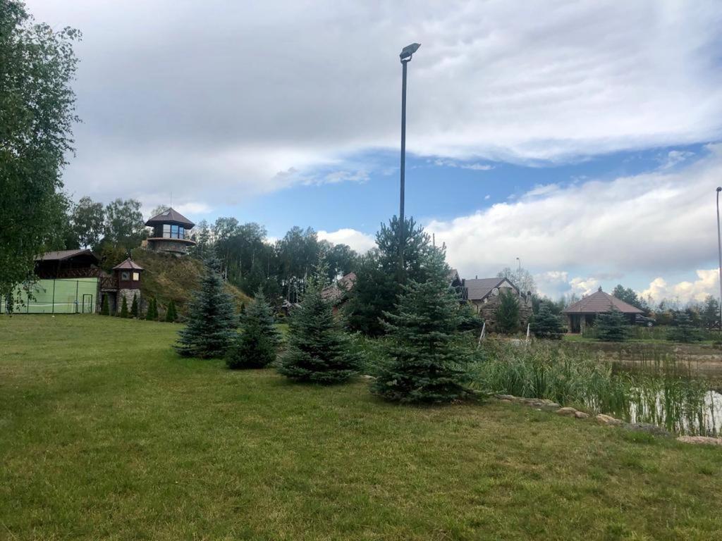 Apartamento Dom Nad Stawem Przy Lesie Burkat Exterior foto
